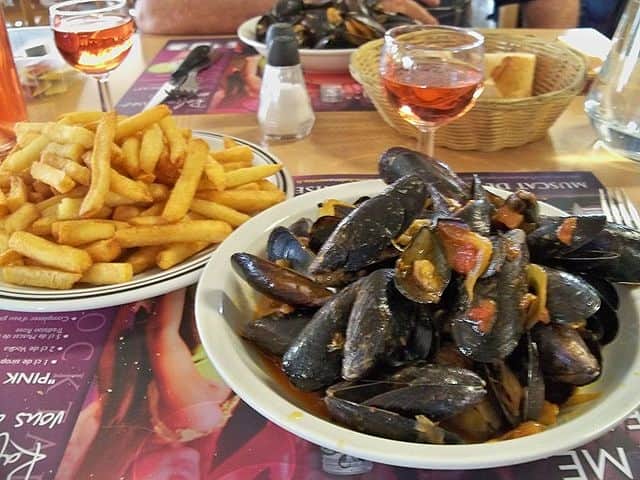 Moules Frites - famous food of different countries